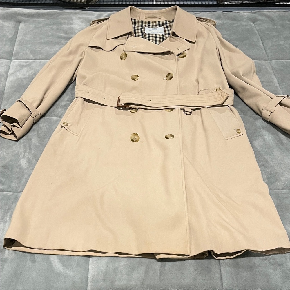 Trench Coat - Aquascutum British Khaki Trench Coat with Belt - 44R - OC004